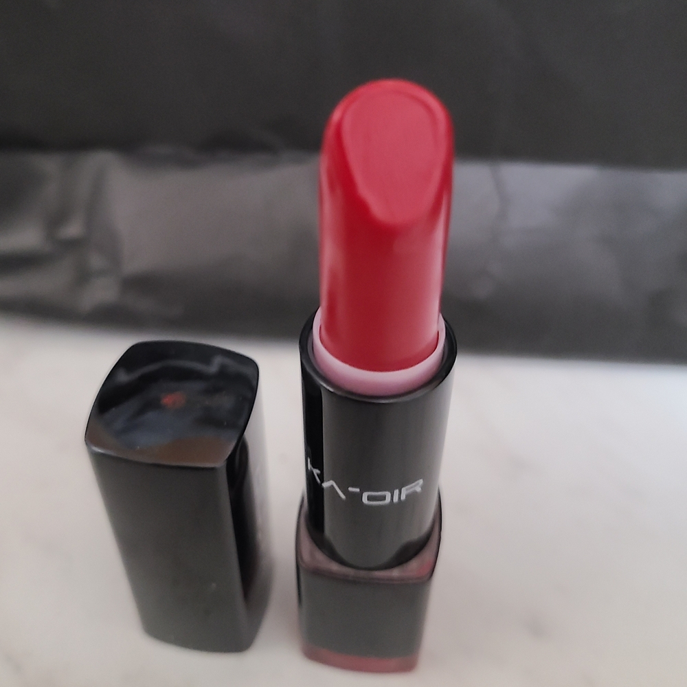 Ka'oir Red Roses Lipstick - Picture 2 of 4